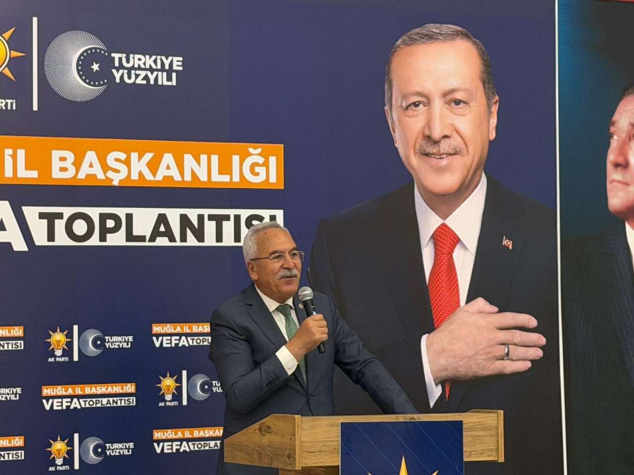 AK Parti Muğla’da Vefa Buluşması: “Geçmişine Sahip Çıkan Teşkilatlar Geleceğe Emin Adımlarla Yürür” 3
